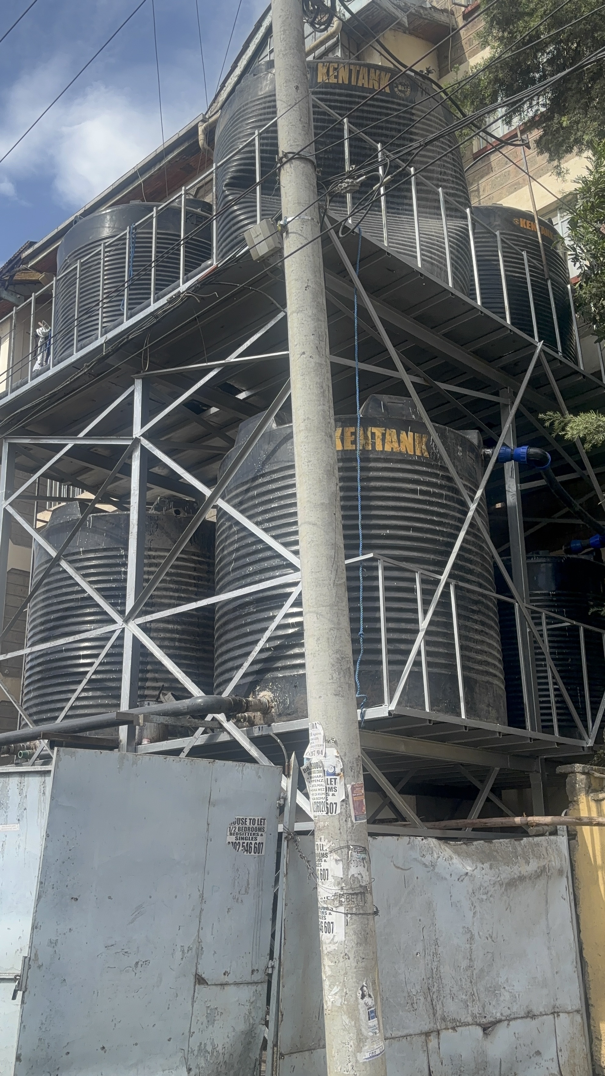 Drilling rig on the Donholm commercial borehole site, Nairobi County