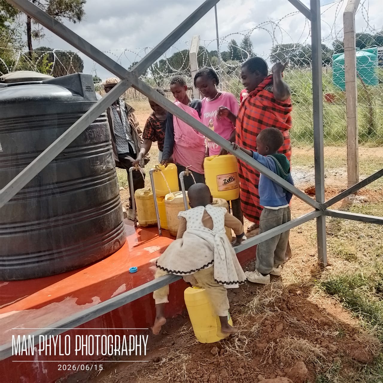 Families at Chumvi community water taps