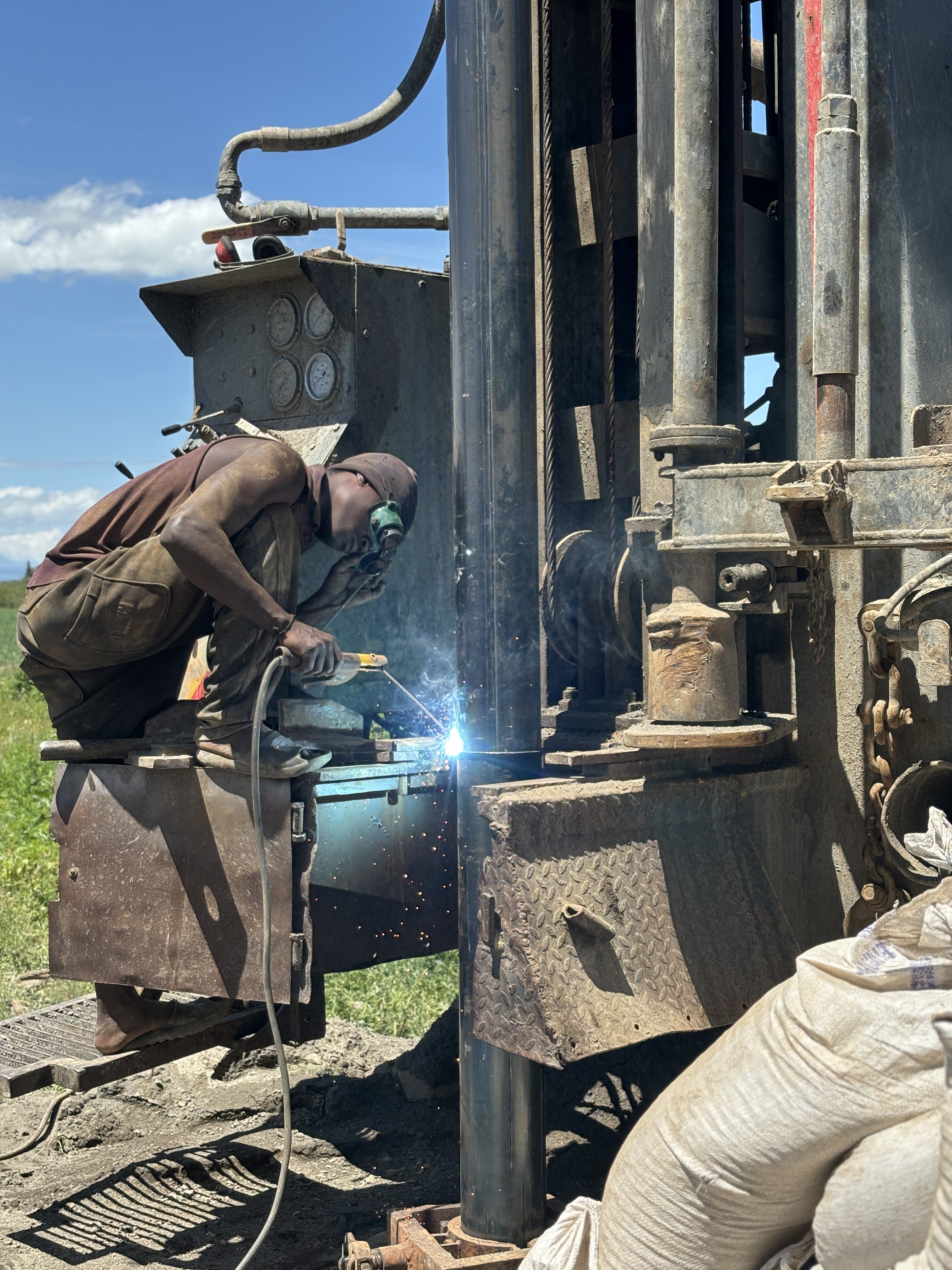 Gravel pack materials and casing work at Miti Mingi